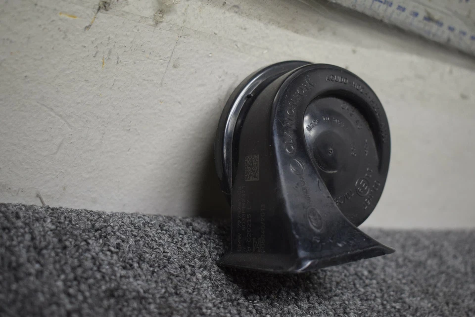 BMW 535I 2010-2017 bocina de paso alto OEM de fábrica Foto 3 de 4