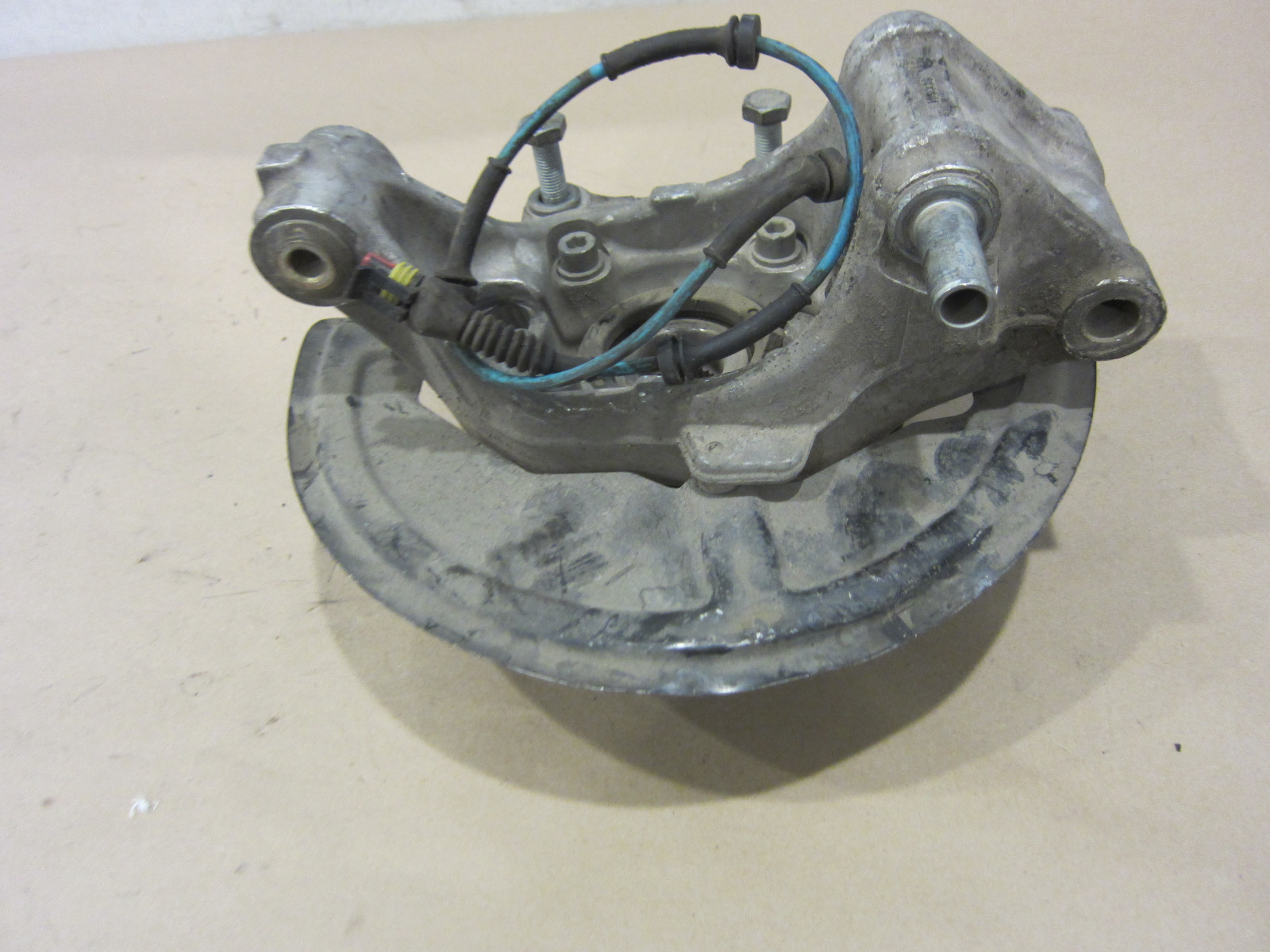 Maserati 4200 - RH Rear Stub Axel - Knuckel -Bearing - P/N 189334