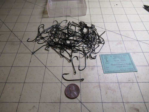 O MUSTAD & SON No 1 Limerick Hooks Oslo Norway Qual 3100 Ringed  Vintage - 第 1/3 張圖片