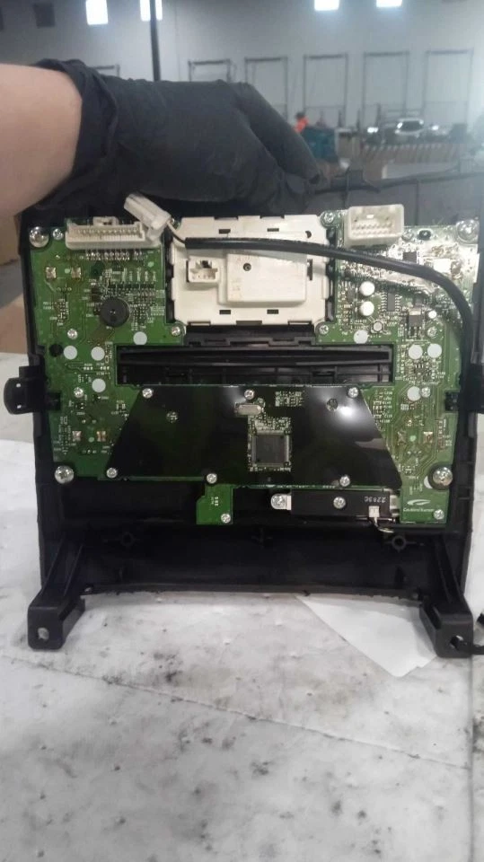 Temperature Control Without Navigation System Fits 14-17 INFINITI QX70 579881 - Image 2 of 4