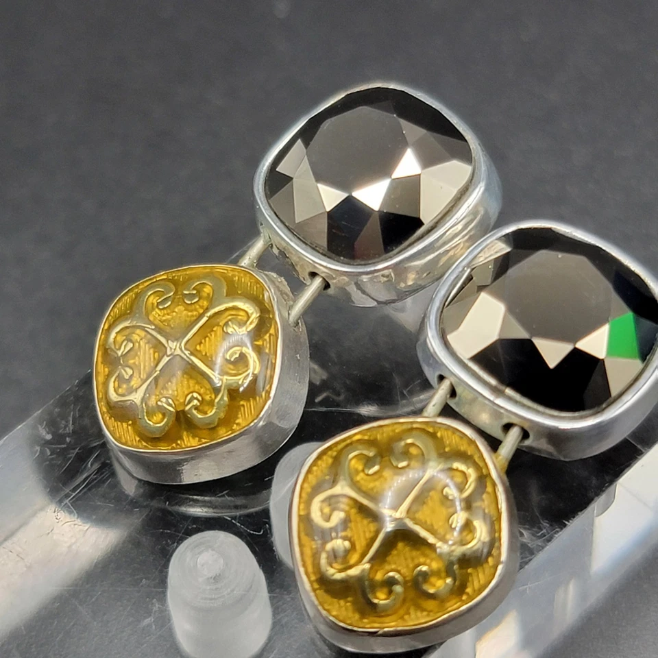 Pendientes colgantes Brighton The Dutchess de cuarzo ahumado enchapado en plata con bisel en oro Foto 2 de 4