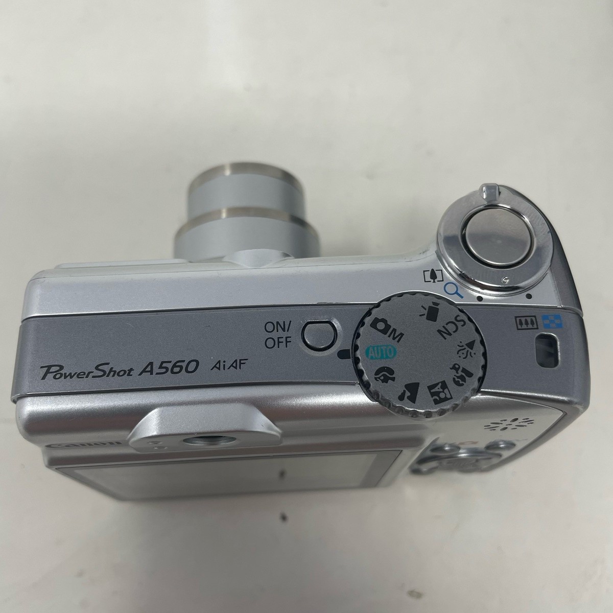 Canon PowerShot A560 Digital Camera Silver 7.1MP 4x Zoom with Case