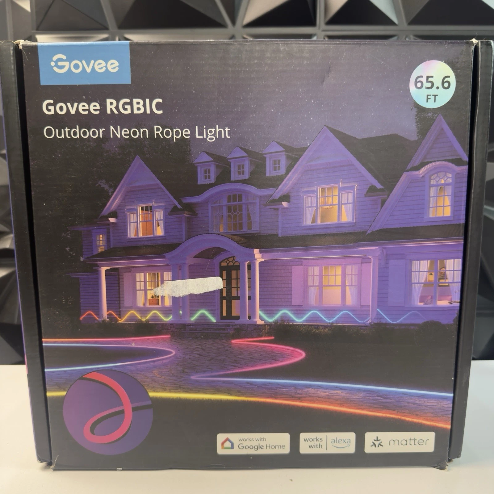 Govee Outdoor Neon Rope Lights, 65.6ft RGBIC IP67 Waterproof Outdoor Decorations
Opens in a new wind