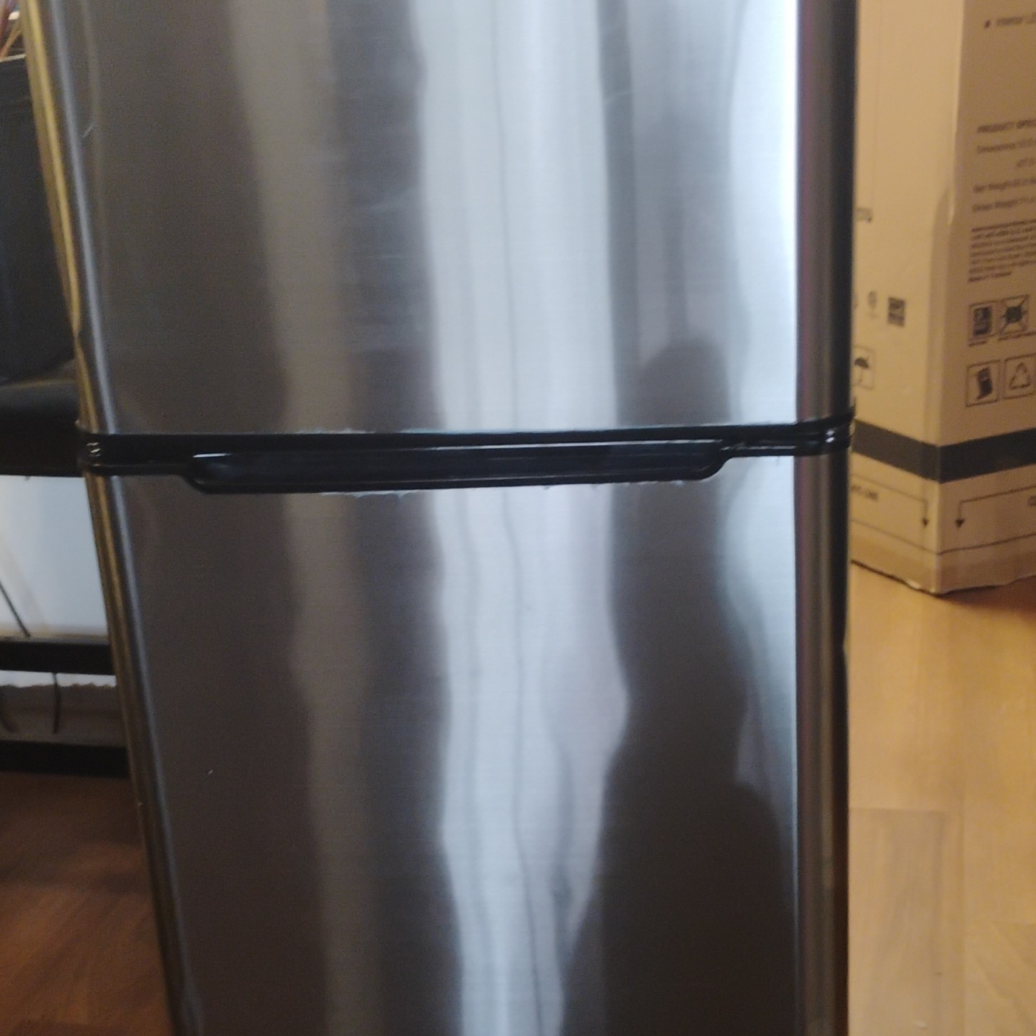 Frigidaire EFR463-6COM 4.5 Cu Ft Top-Freezer Refrigerator, Stainless, Manual ***