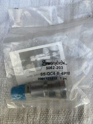 New Swagelok SS-QC4-B-4PM Quick Connector Body 1/4  MNPT Stainless