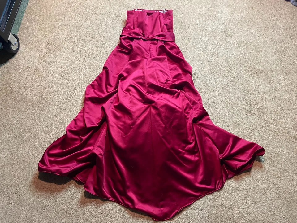 Vestido de baile rojo sin tirantes de los 90 Dama de honor Noche Hinchado Desfile Formal Baile de graduación Vestido S Foto 4 de 4