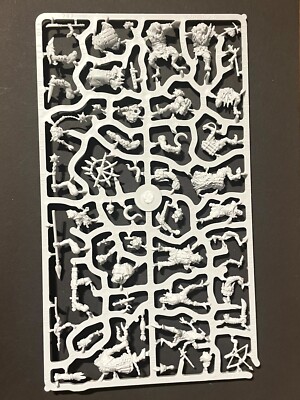 Dungeons & Lasers - NPC Miniature Pack - Sprue Gussrahmen 5 - 11 Miniatures AO16