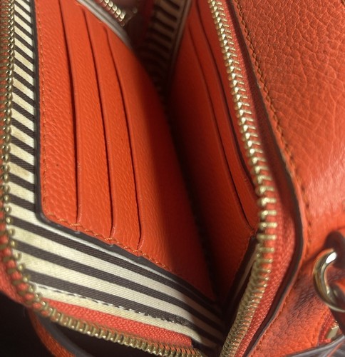 Mini Bandolera Henri Bendel Harper Naranja con Embalaje - Imagen 6 de 15