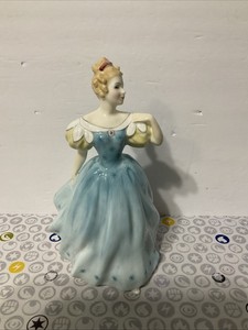ロイヤルドルトン リサ 人形   LISA 1968 Royal Doulton Lisa | eBay