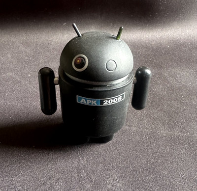ANDROID MINI COLLECTIBLE APK2008 1 Edition 2010 no box - rare - black