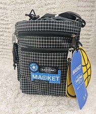 EASTPAK x MARKET STUDIOS – Sac Bandoulière Triangle Noir & Blanc – Neuf