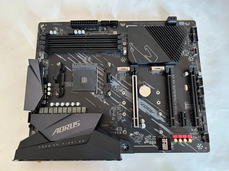 GIGABYTE B550 AORUS ELITE AX V2 Socket AM4 AMD per CPU RYZEN 3XXX-4XXX-5XXX - Immagine 2 di 4
