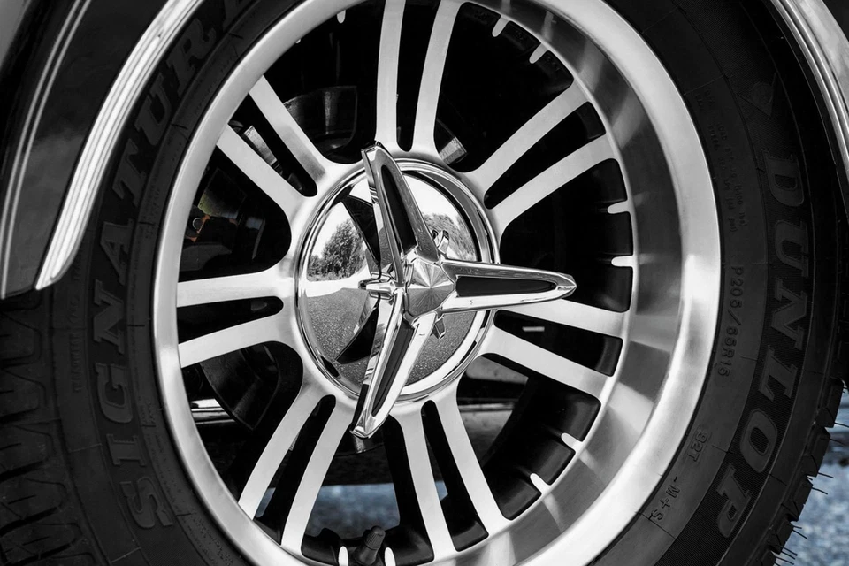 For Harley-Davidson Tri Glide 2009-2018 Kuryakyn Knock-Off Chrome Center Caps - Imagem 2 de 2