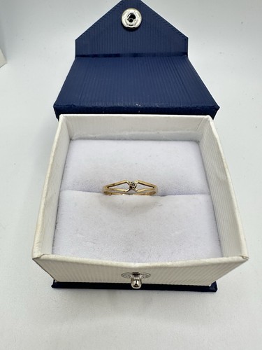 Anello Vintage Oro Giallo Massiccio 10k Diamante TG 5,5 Delicato Vendita Immobiliare Minimalista Leggi - Foto 14 di 16