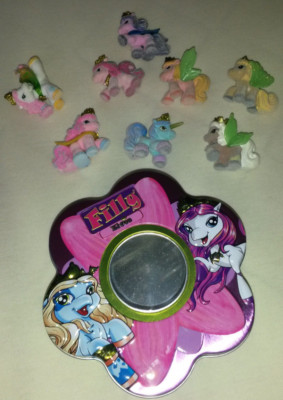 8 Filly-Pferde und Filly-Aufbewahrungsdose
