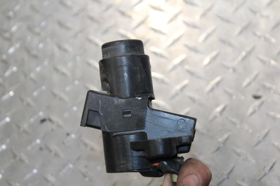 1982 KAWASAKI 750 CSR KZ750M IGNITION LOCK KEY SET WITH GAS CAP  - Image 3 of 4