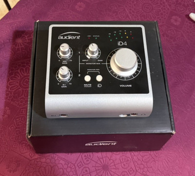 AUDIENT ID4  2 IN/2 OUT PROFESSIONAL AUDIO INTERFACE