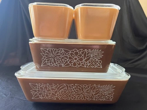 Pyrex Woodland Pattern Refrigerator Dish Set with Lid Vintage 8 Piece Set