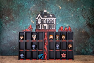 Aufsteller für Kinder Joy Sammelfiguren passend zu Stranger Things Funko Pops