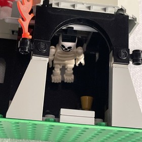 LEGO Castle Royal Knights: Skeleton Surprise 6036 Near Complete FREE SHIPPING