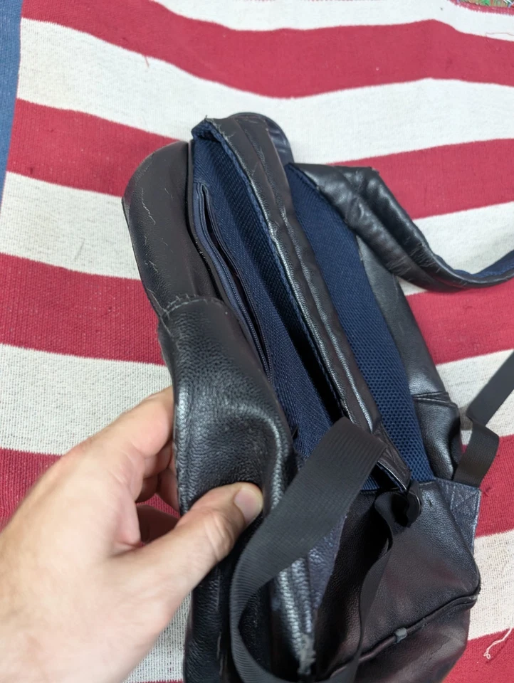 Mochila Robert Graham Mariel III de cuero negro forro cachemir Foto 4 de 4