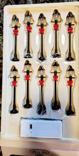 Winter Glen By Dillard's 10 Miniature 4" Battery Street Lamps Wreaths Christmas - Picture 3 of 7
