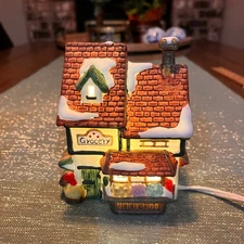 Dickens' Keepsake Heritage Porcelain Lighted 5" Grocery Store J1410 *no box