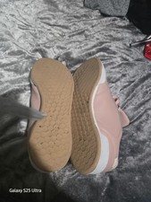Hardly Worn Womans Adidas Peachy Pinky Traniers Size 7 1/2 Trainers