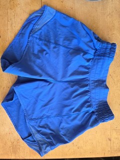 Pantalones cortos para mujer Lululemon talla 2 azul tiro alto entrepierna 2 5