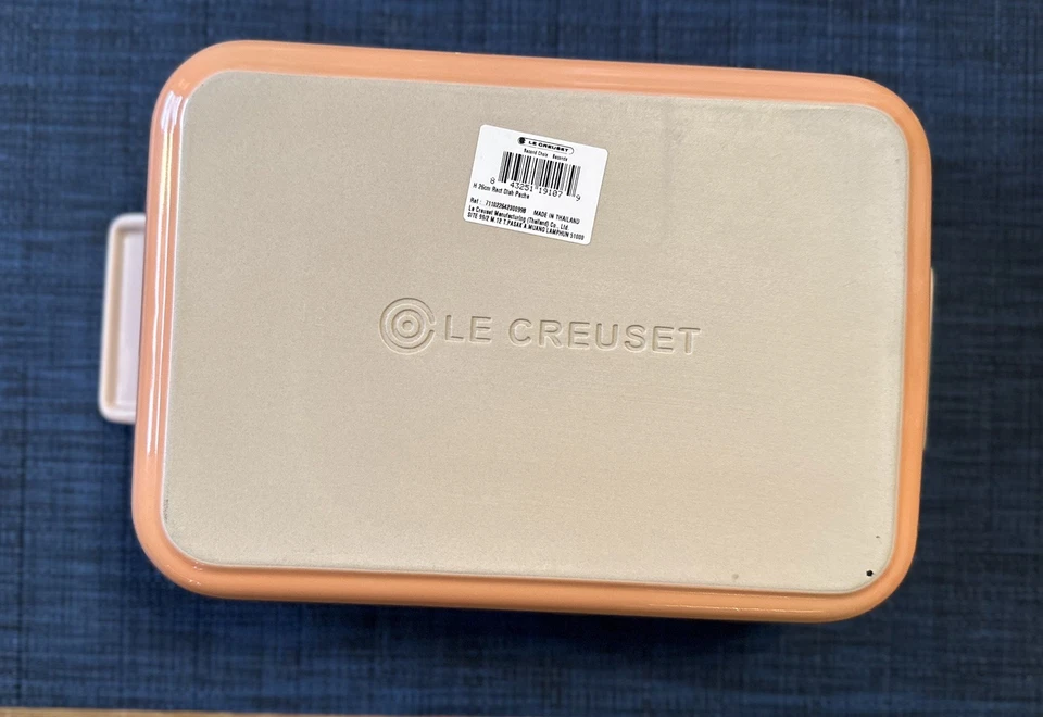 NEW Le Creuset Seconds Peche Stoneware Heritage Rectangular Dish 26 cm 2.5 qt - Image 4 of 4