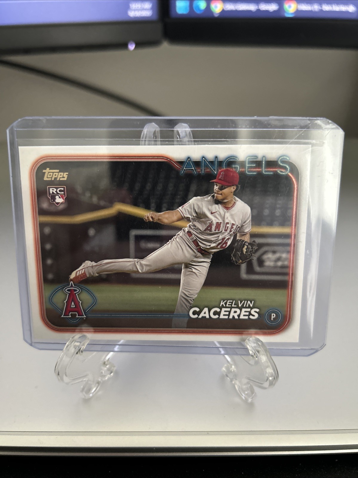 2024 Topps Series 2 - Kelvin Caceres #680 Golden Mirror Image Variation (RC)