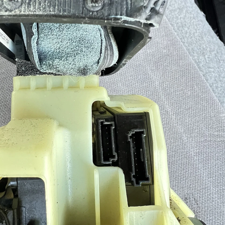 03-09 Mercedes E320 E350 E500 Floor Gear Shifter Selector OEM W211 A2112672224 - Image 4 of 4