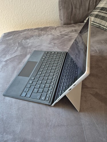 Microsoft Surface Pro 7 12,3" 1,1 GHz Intel Core i5 128GB SSD 8GB RAM Wi-Fi - Bild 4 von 7
