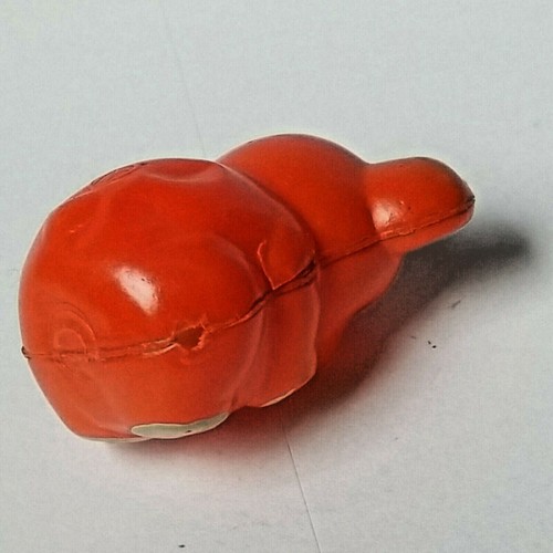Vintage 1 3/4" RED plastic molded HOLLOW toy bear ~ Ray Rohr Cosmic Artifact - Picture 7 of 11