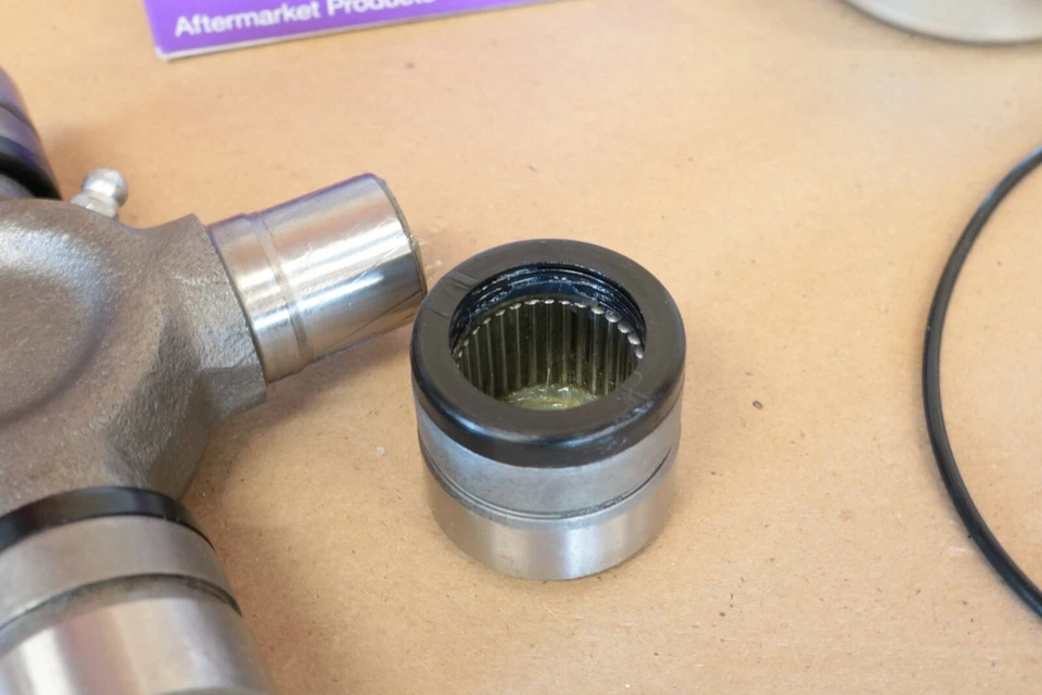 2016-2023 Ford F250 F350 4x4 Front Axle Shaft Seal And Greaseable U Joint Kit - Image 4 of 4