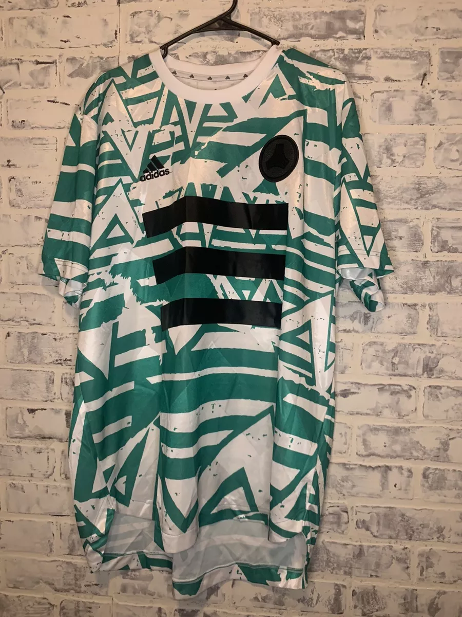 Adidas tango outlet graphic