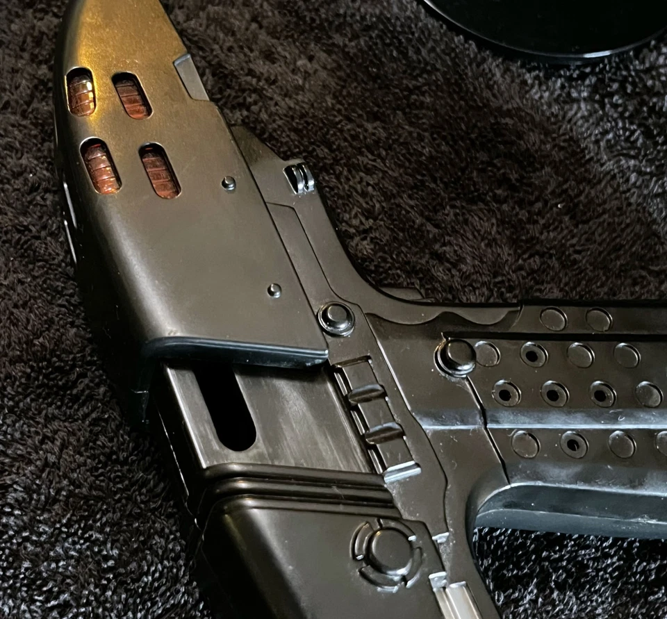 1997 ASSAULT PHASER TYPE-2 • WORKING w/PIN #2 • STAR TREK V • PLAYMATES - Image 4 of 4