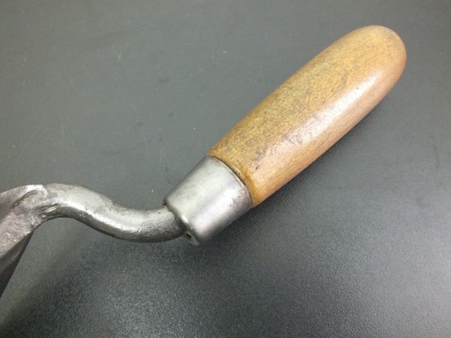 VINTAGE 10" BRICKLAYERS TROWEL - Picture 5 of 7