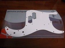 NEW - Genuine Fender Pickguard For '62 P. Bass - WHITE, 099-1361-000