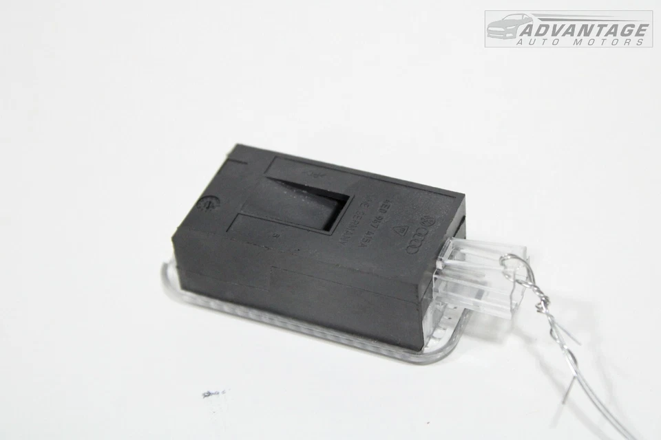 2015-2018 AUDI Q3 QUATTRO RIGHT UNDER DASHBOARD INTERIOR COURTESY LIGHT LAMP OEM - Image 3 of 4