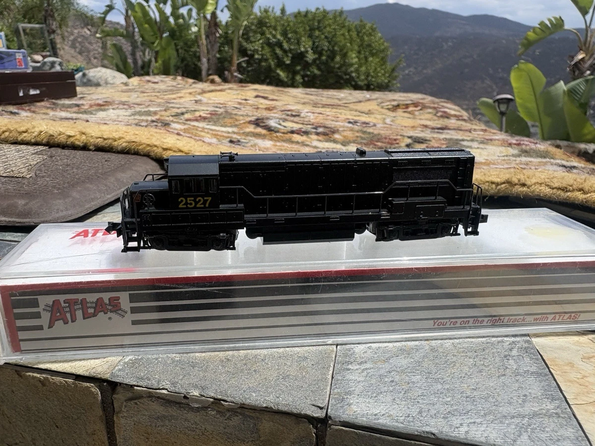 Atlas N Southern Pacific Diesel Locomotive Model Railroad