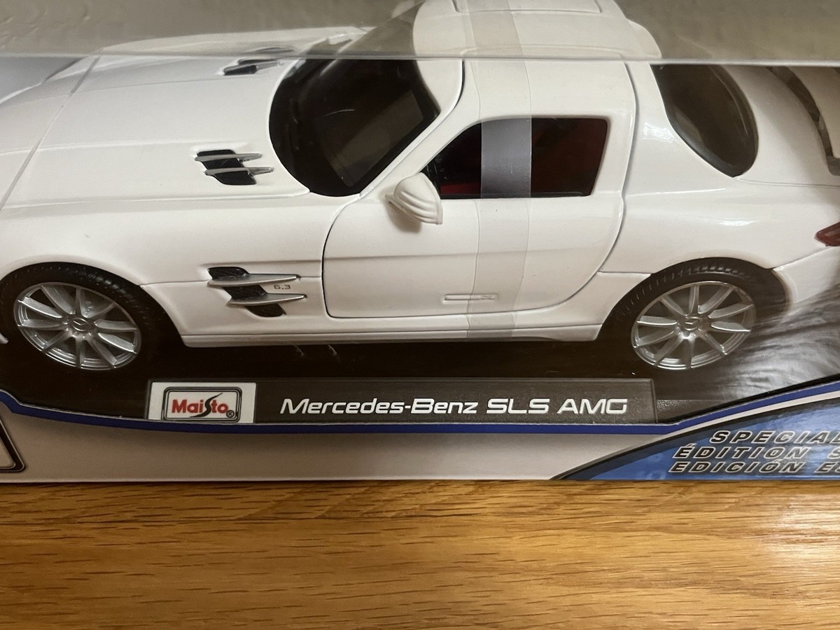 New Maisto Special Edition Mercedes-Benz SLS AMG, White - 1:18