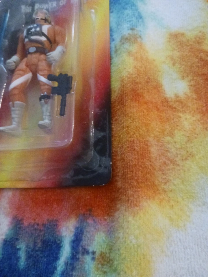 Figura de acción Star Wars El poder de la fuerza Luke Skywalker sellada. Foto 4 de 4