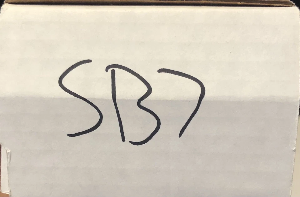 2016 National Treasures Jumbo Materials Bronze /25 Denzel Valentine #15 Rookie - Image 3 of 3