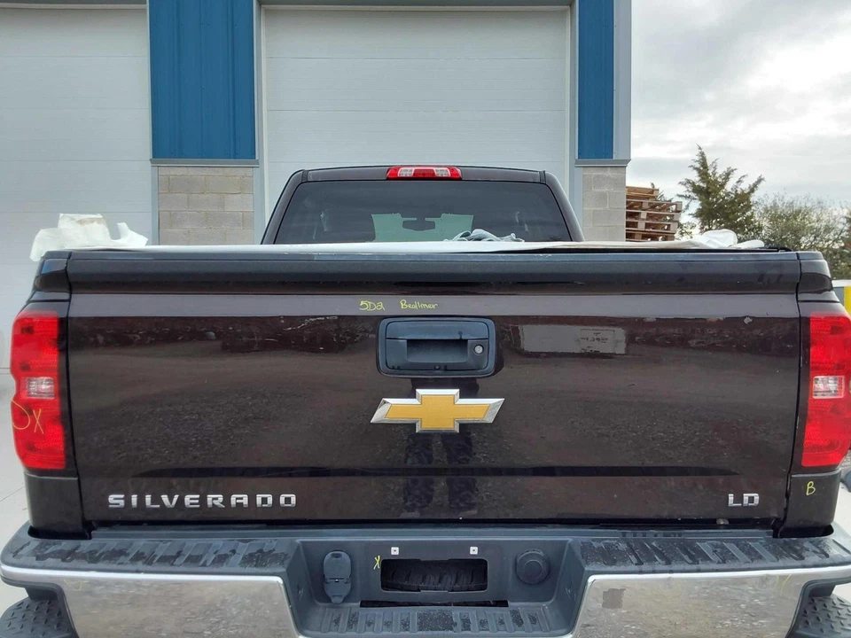 Used Tailgate fits: 2019 Chevrolet Silverado 1500 pickup w/open and close assist - Imagem 2 de 4