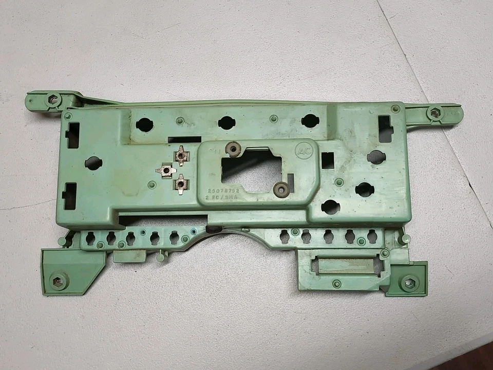 Chevrolet S10 Blazer 1986-1988 cuadro de instrumentos con medidores GM 25078792 Foto 2 de 4