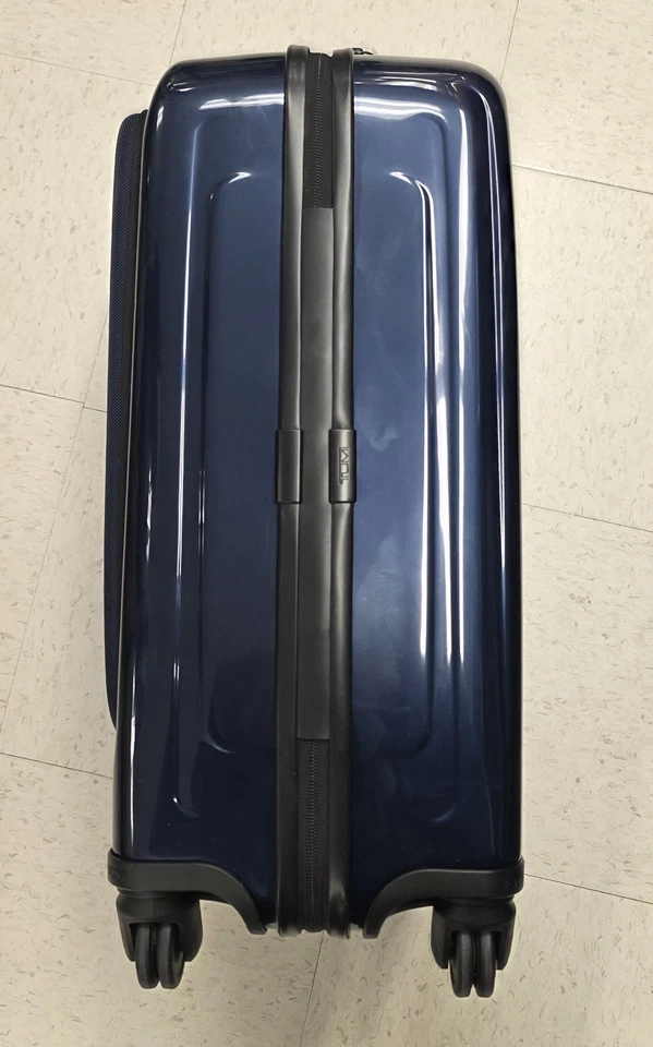 Nuevo TUMI V4 22" Continental 4 ruedas bolsillo delantero azul marino/azul Foto 3 de 4