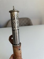 Otis Kings Taschenrechner im Lederetui