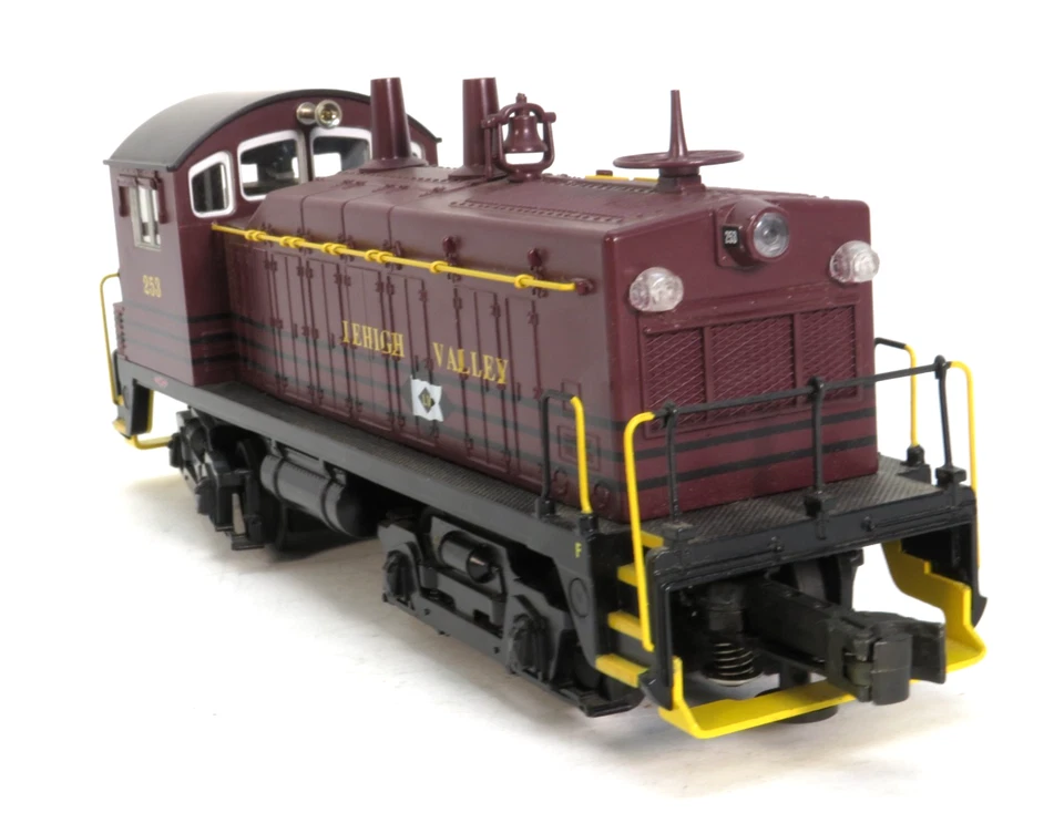 Williams by Bachmann 21507 L.V. NW-2 #253 Diesel Switcher Locomotive, O Gauge - Image 3 of 4