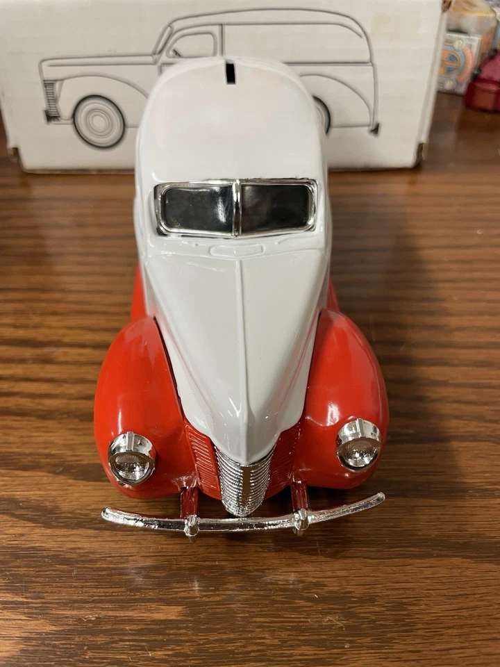 Ertl Die Cast Bank Boulevard Drive en 1940 Panel Van Bank Foto 3 de 4